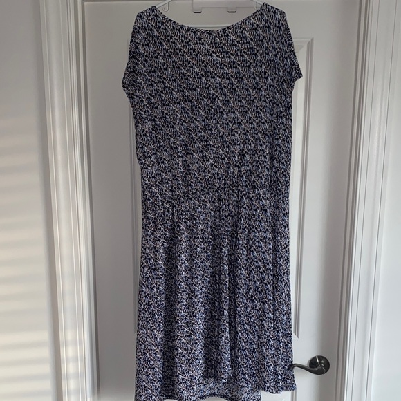 NY Collection Dresses & Skirts - NY Collection Navy & White Printed Midi Dress